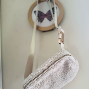 Kyodan Ivory Sherpa Belt bag